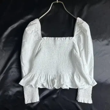 새상품급 자라 ZARA 스모킹 가공 디테일 프린트 탑 화이트 S