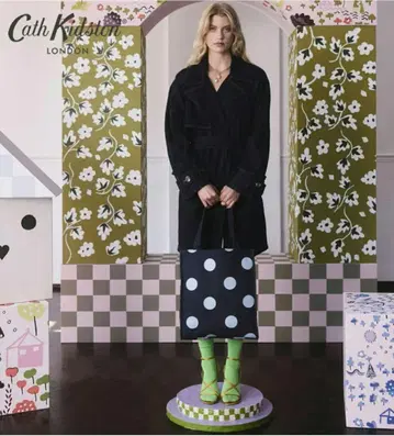 Cath Kidston 데님풍 도트 무늬 토트백
