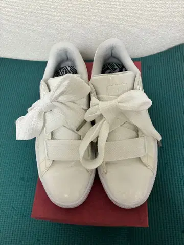 PUMA Basket Heart 화이트 스니커즈 23cm