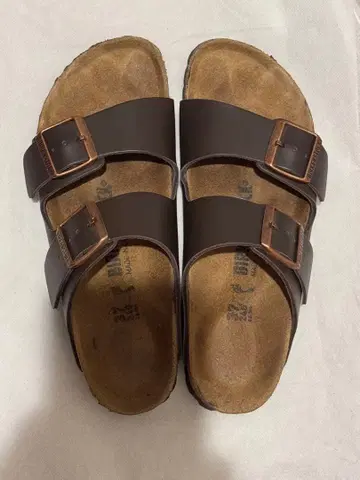 BIRKENSTOCK 애리조나 빌켄 다크 브라운 37 박스 없음