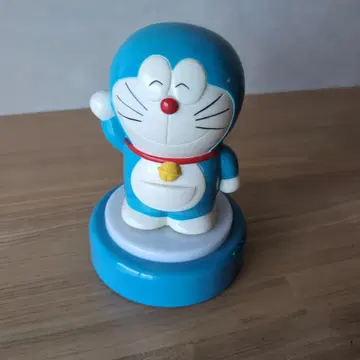 도라에몽 피규어형 탁상 라이트 (작동 미확인)