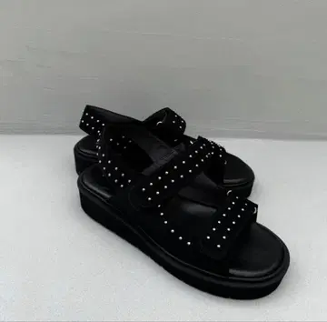 미사용 새상품 JIHYANG 치향 스터드 샌들(225N) 블랙 M