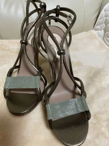 ETRO 에트로 샌들 37.5 이탈리아제 가죽 스트랩 하이힐