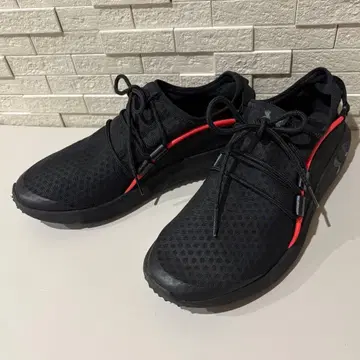 새상품급 언더아머 RAILFIT 스니커즈 24cm 블랙 경량 헬스장