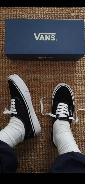 VANS LX Authentic 44 Black/White 26.5cm