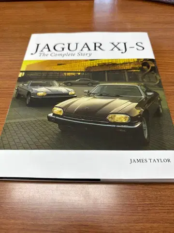 외국도서 Jaguar XJ S The Complete Story