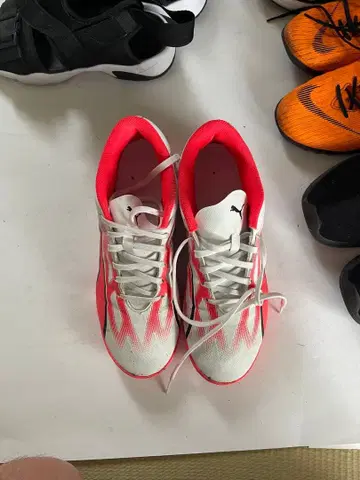 PUMA 축구화 트레이닝 슈즈 화이트 레드