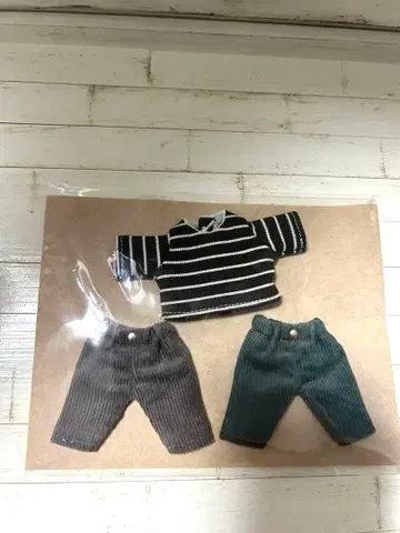 작가님 미키짱, 마키짱 보더 T셔츠와 코듀로이 팬츠 세트
