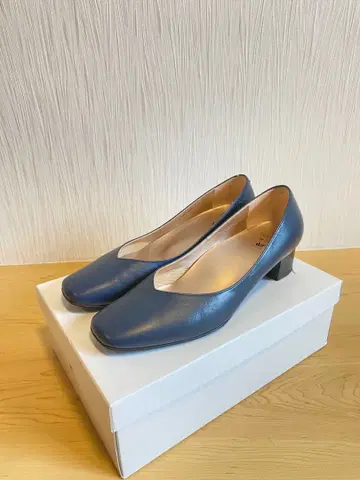 거의 새상품 Wacoal 펌프스 네이비 24cm E