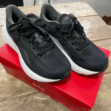 Reebok 러닝화 블랙 여성용 24cm
