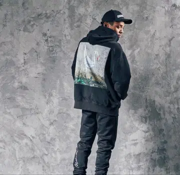 matin avenir 후드티 블랙 Banksy XXL 아사쿠라 미쿠루