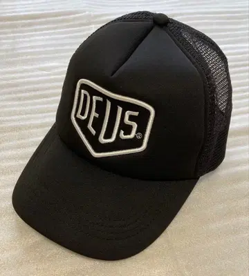 Deus Ex Machina 메쉬 캡 블랙