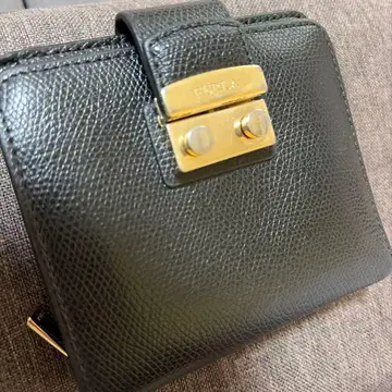 FURLA 접이식 지갑 블랙 골드 금장 장식