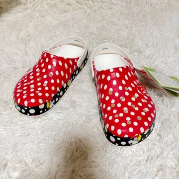 [새상품] Disney crocs 미니 크로그 지비츠 포함