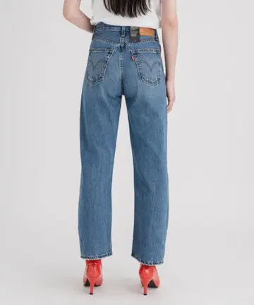 LEVI'S PREMIUM RIBCAGE STRAIGHT