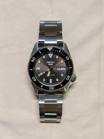 SEIKO 5 Sports 자동 와인딩 손목시계 본체