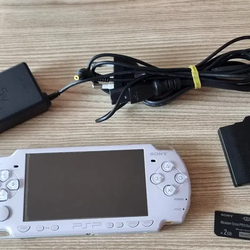 소니 플레이스테이션 포터블 정발 PSP-2005 라벤더 퍼플