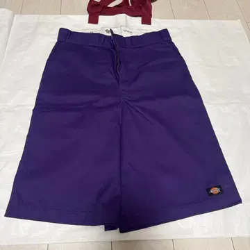 Dickies 루즈 핏 하프 팬츠 퍼플
