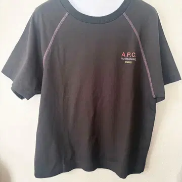 새상품급 APC 블랙T셔츠
