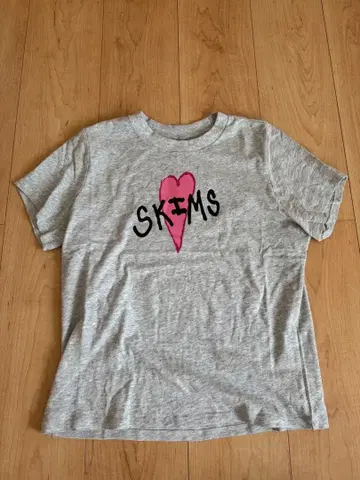 SKIMS WORN IN JERSEY T-SHIRT