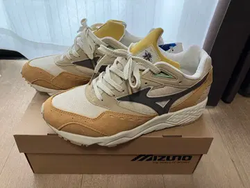 MIZUNO CONTENDER