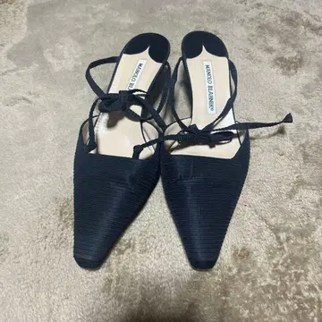 마놀로 블라닉 샌들 펌프스