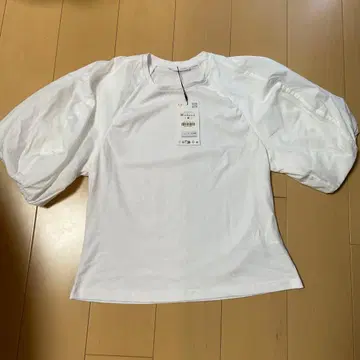 ZARA 퍼프 슬리브 티셔츠 화이트 M 사이즈