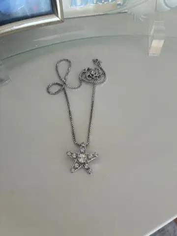 Swarovski 스타 모티브 목걸이 가격 인하
