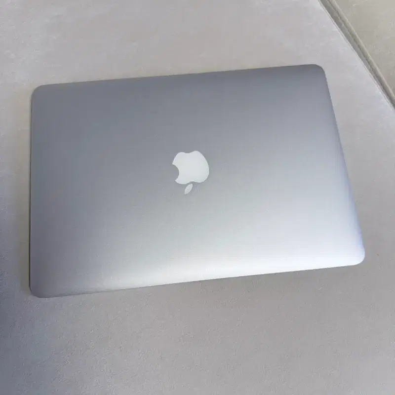 맥북 에어 13인치 (2011년형)