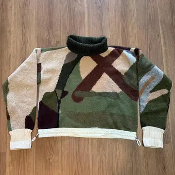 sacai x kaws 하이넥 니트 긴팔