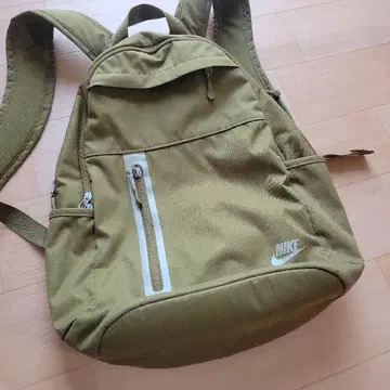 NIKE 럭색 카키