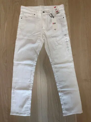 [ 새상품 미사용 ] UNIQLO 미라클에어 청바지 화이트 31