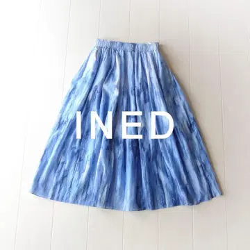 새상품급 INED 3만 엔 그라데이션 플레어 스커트 블루 이네드