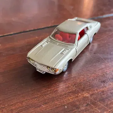 토미카 도요타 셀리카 LB2000GT 골드