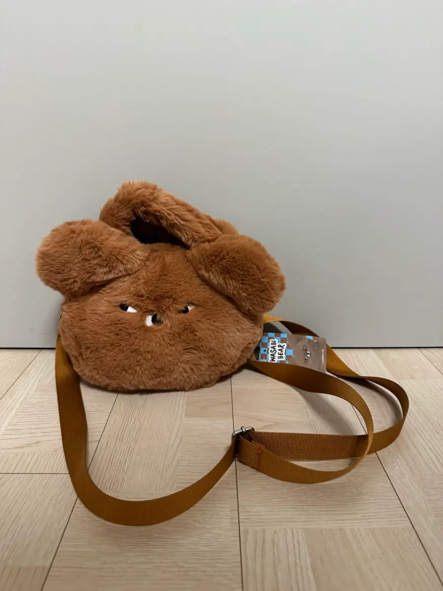 와사비 베어 퍼 가방 브라운