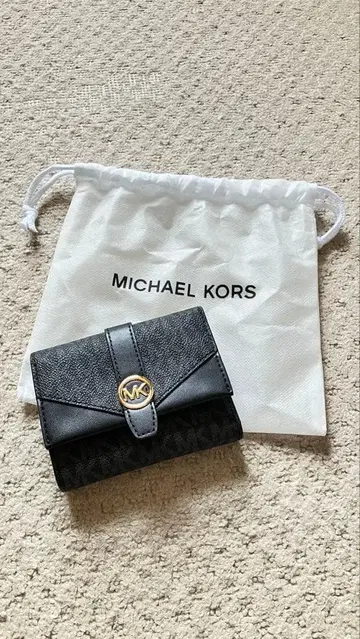 MICHAEL KORS 3단 폴더형 지갑 블랙