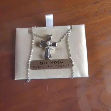 MIKIMOTO 펄 크로스 목걸이