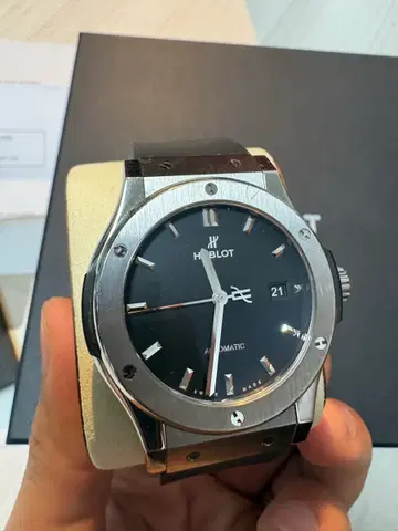 위블로 클래식퓨전  블랙 (42mm) 542.NX.1171.LR