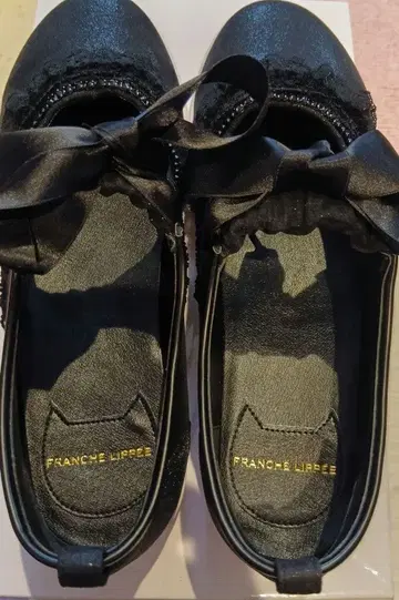franche lippee 리본 포함 플랫슈즈 발레 슈즈