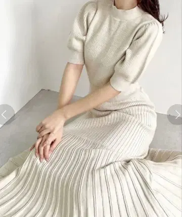 반팔 니트 원피스 아이보리 RESEXXY