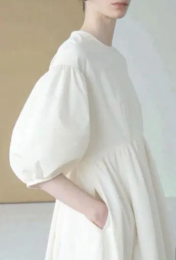 CLANE PADDED VOLUME ONEPIECE 화이트
