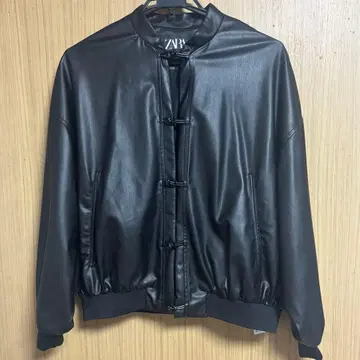 ZARA 페이크 가죽 자켓
