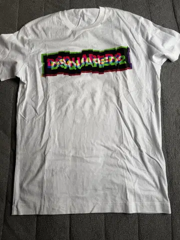 DSQUARED2 화이트 T셔츠 글리치 로고