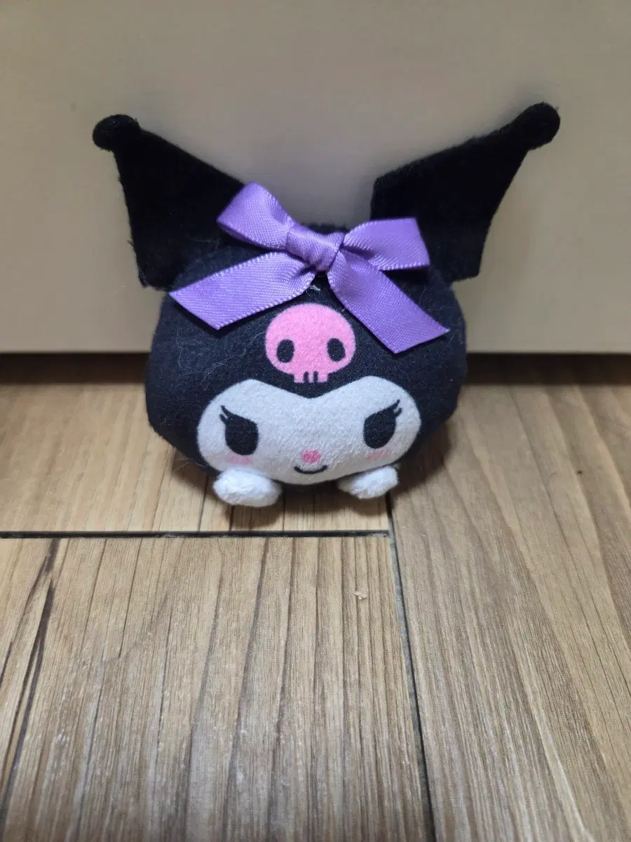 쿠로미 인형 뱃지