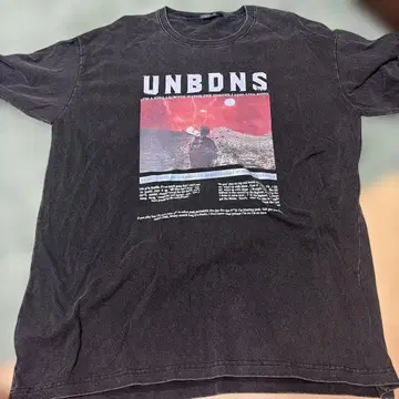 UNBDNS 그래픽 프린트 T셔츠 블랙