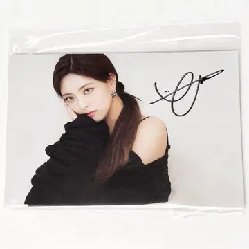 ITZY CHESHIRE 유나 친필 사인 미니 포스터