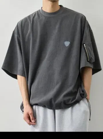 is-ness 이즈네스 암 포켓 벌룬 티셔츠