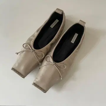 CHEMBUR 스터드 플랫슈즈 발레 슈즈
