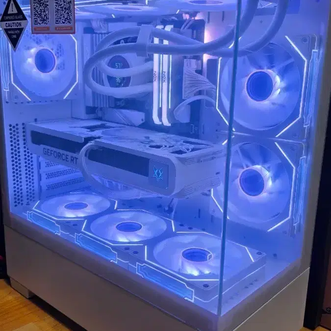 라이젠 7800x3d rtx5070 컴퓨터 본체