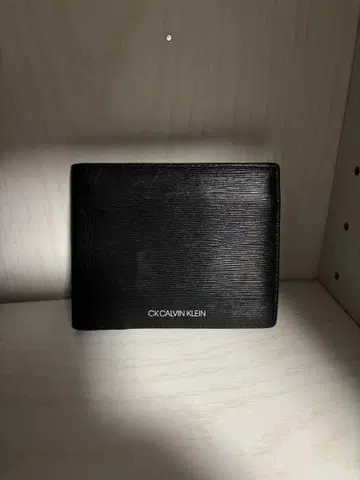 CK CALVIN KLEIN 이단 접이식 지갑 블랙